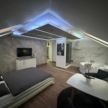 Seti Gorgeous Apartments With Jacuzzi Belgrade Luaran gambar