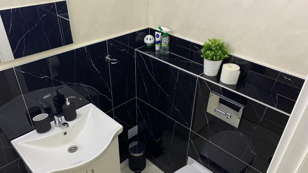 Seti Gorgeous Apartments With Jacuzzi Belgrade Luaran gambar
