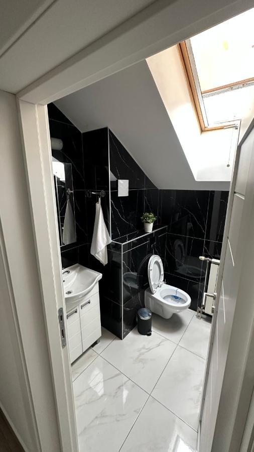 Seti Gorgeous Apartments With Jacuzzi Belgrade Luaran gambar
