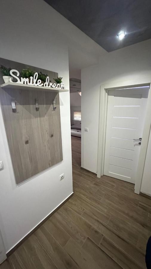 Seti Gorgeous Apartments With Jacuzzi Belgrade Luaran gambar