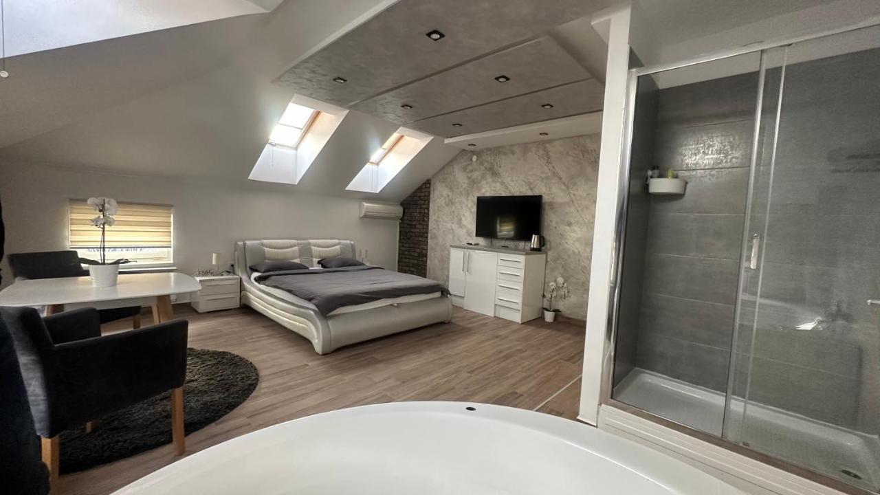 Seti Gorgeous Apartments With Jacuzzi Belgrade Luaran gambar